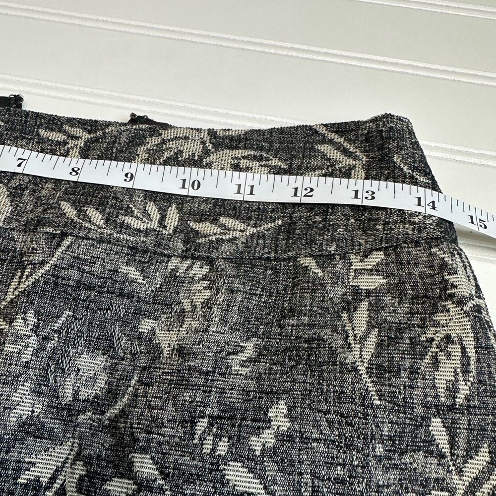 Ann Taylor Pencil Skirt Size 0 Black Gray Floral Brocade Metallic Silver Accent - Picture 6 of 6